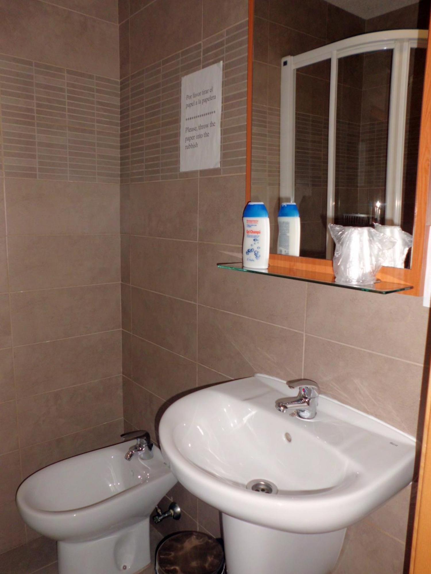 Hostal Abastos Valencia Ngoại thất bức ảnh